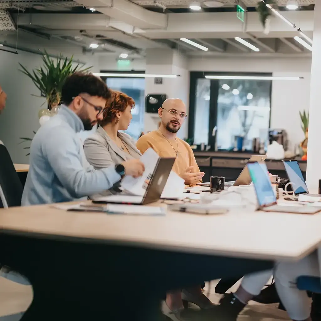 Team-Meeting-Collaboration-Workspace-fullscreen-hero-mobile