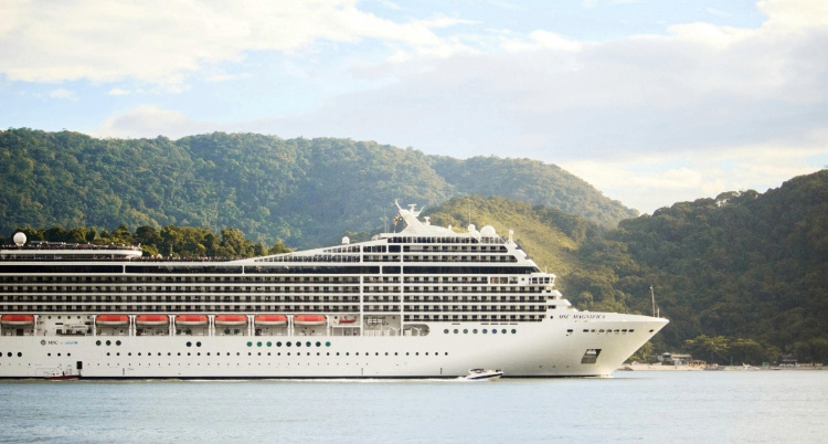 A moving cruise ship