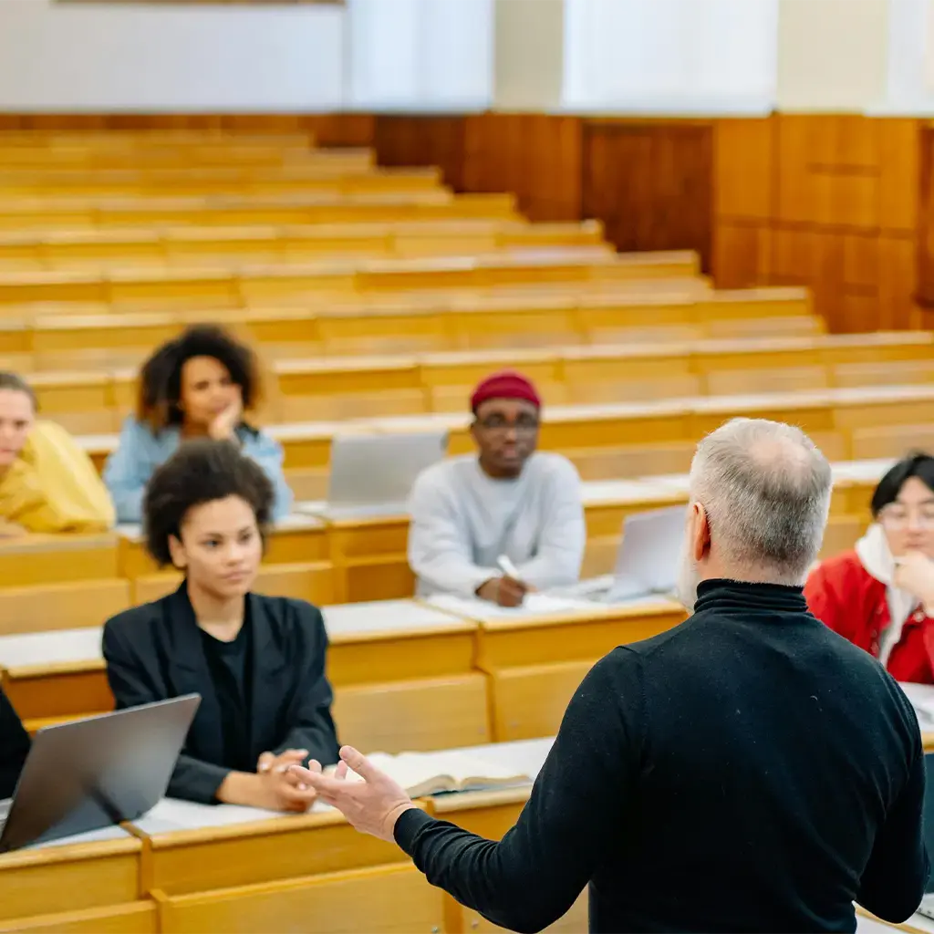 education-industry-page-fullscreen-hero-mobile-1024px-1024px-2-v2