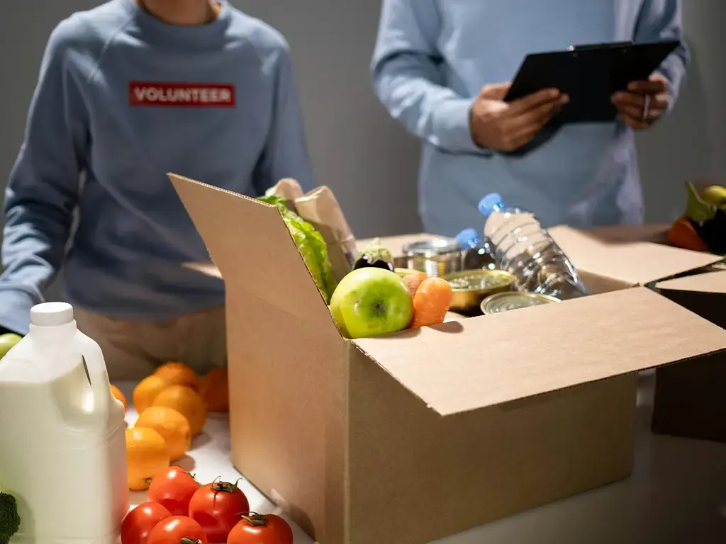 food-donation-volunteers-marketing-hero