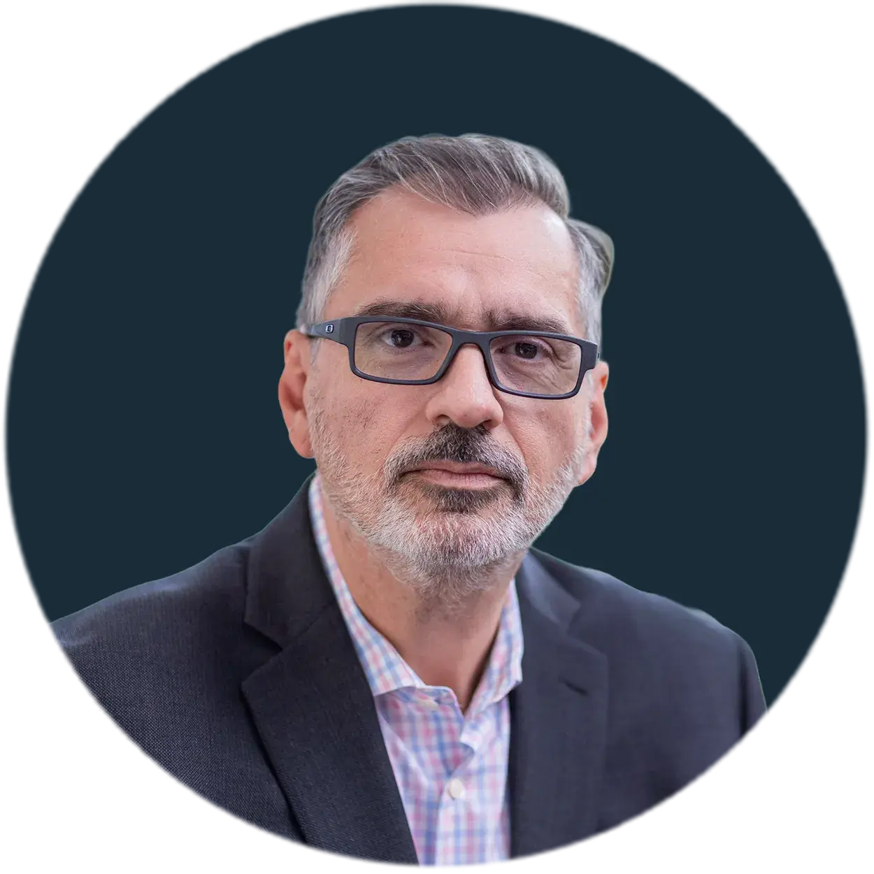 Alexander Magno Headshot