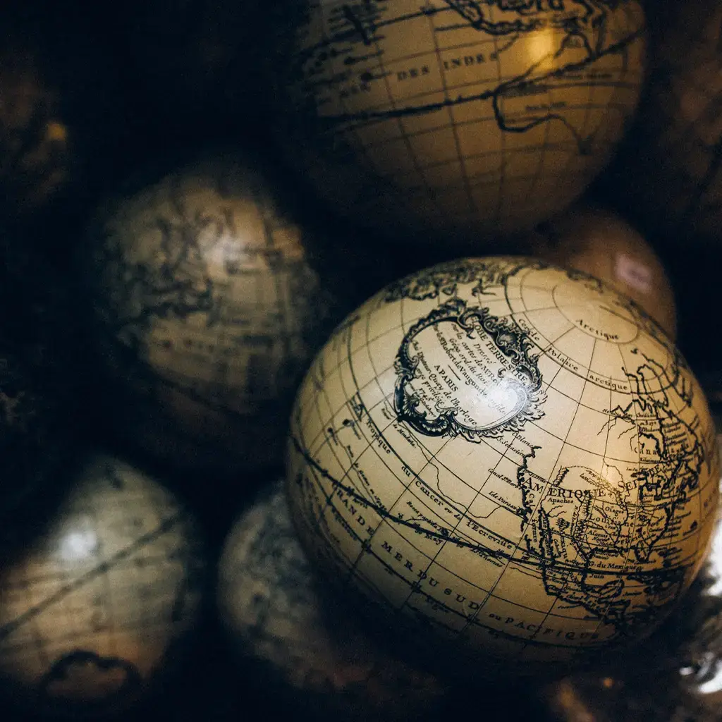 world-map-globes-fullscreen-hero-mobile