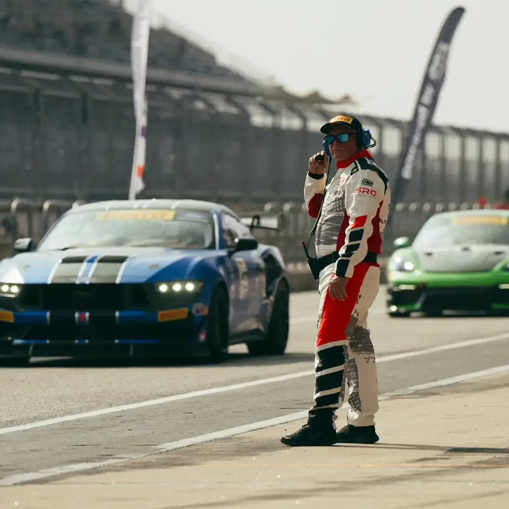 automotive-race-pit-operations-fullscreen-hero-desktop