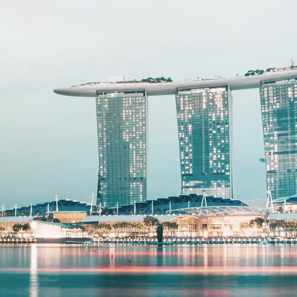 Marina Bay Sands hotel and ArtScience Museum showcasing Singapore’s modern skyline and architecture.