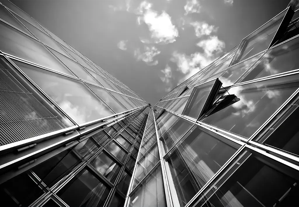 cloud-glass-bw-carousel-insight-expanded